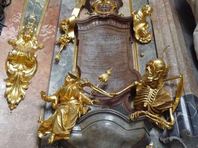 Những nước tích vàng nhiều nhất thế giới ảnh 2