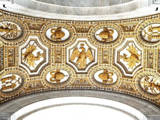 Những nước tích vàng nhiều nhất thế giới ảnh 3