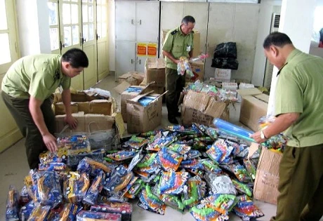Hàng chục nghìn đồ chơi trẻ em độc hại bị bắt