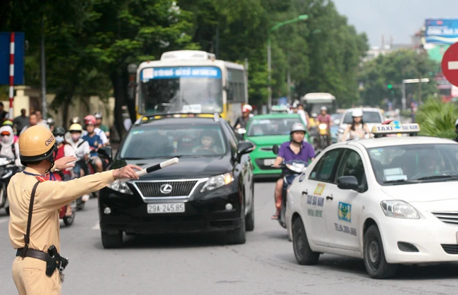 Đường Cầu Giấy ngày đầu cấm ôtô ảnh 4