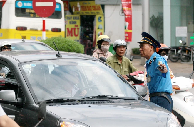 Đường Cầu Giấy ngày đầu cấm ôtô ảnh 6