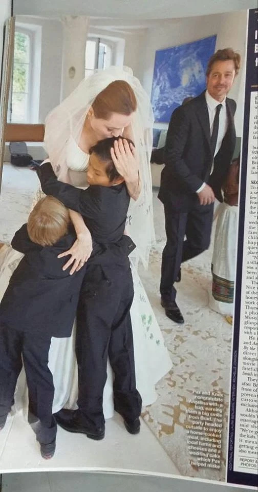 Lộ thêm ảnh cưới tuyệt đẹp của Angelina Jolie và Brad Pitt