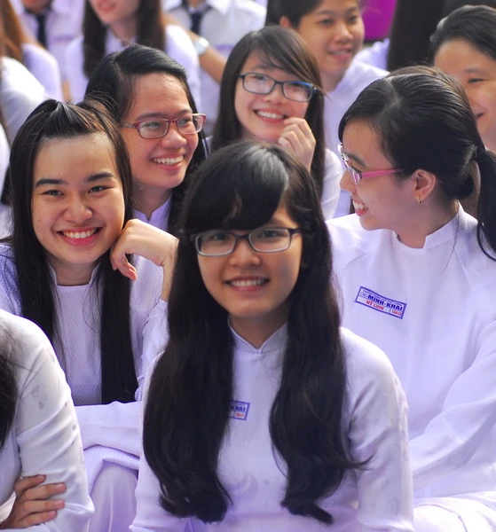 TP.HCM hân hoan khai giảng năm học mới ảnh 2