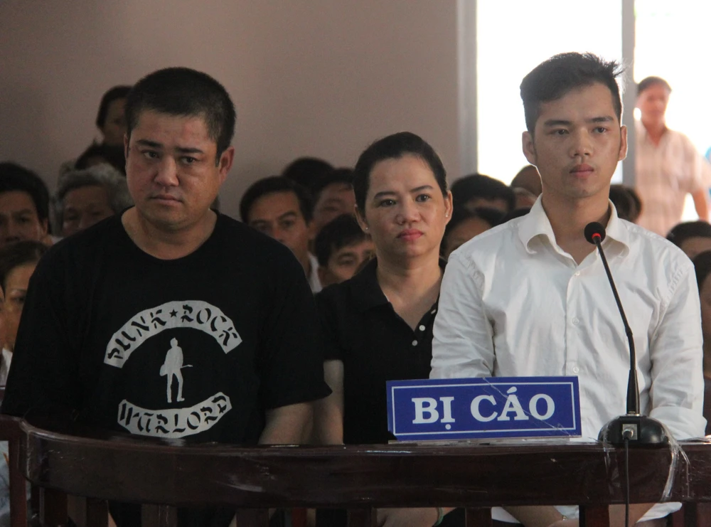 Tưởng con gái bị hiếp dâm, cả nhà đánh đập nghi can dã man ảnh 1