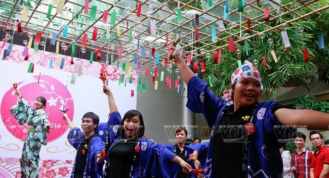 Lễ hội chuông gió - nét văn hóa độc đáo Xứ hoa Anh đào ảnh 9