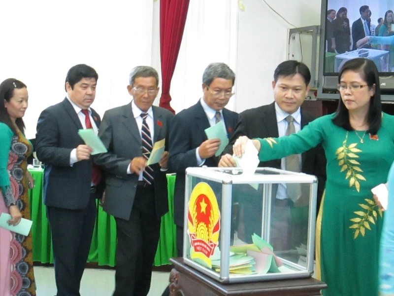 Cần Thơ: Lấy phiếu tín nhiệm 12 chức danh ảnh 1