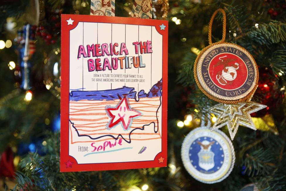 Nhà trắng trang trí noel như thế nào? ảnh 2