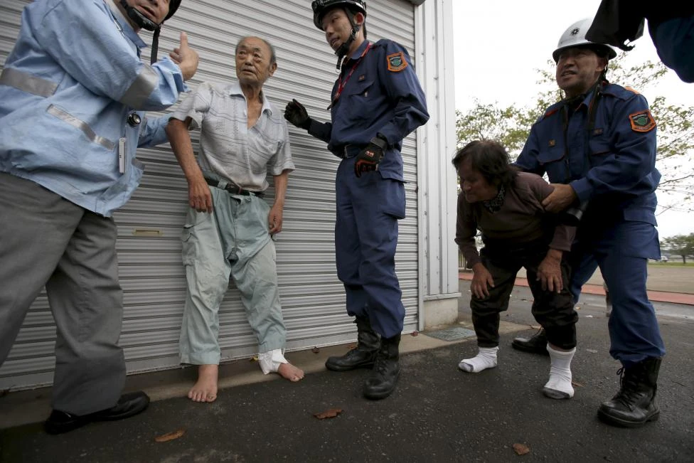 Những hình ảnh kinh hoàng về trận đại hồng thủy tại Nhật ảnh 18