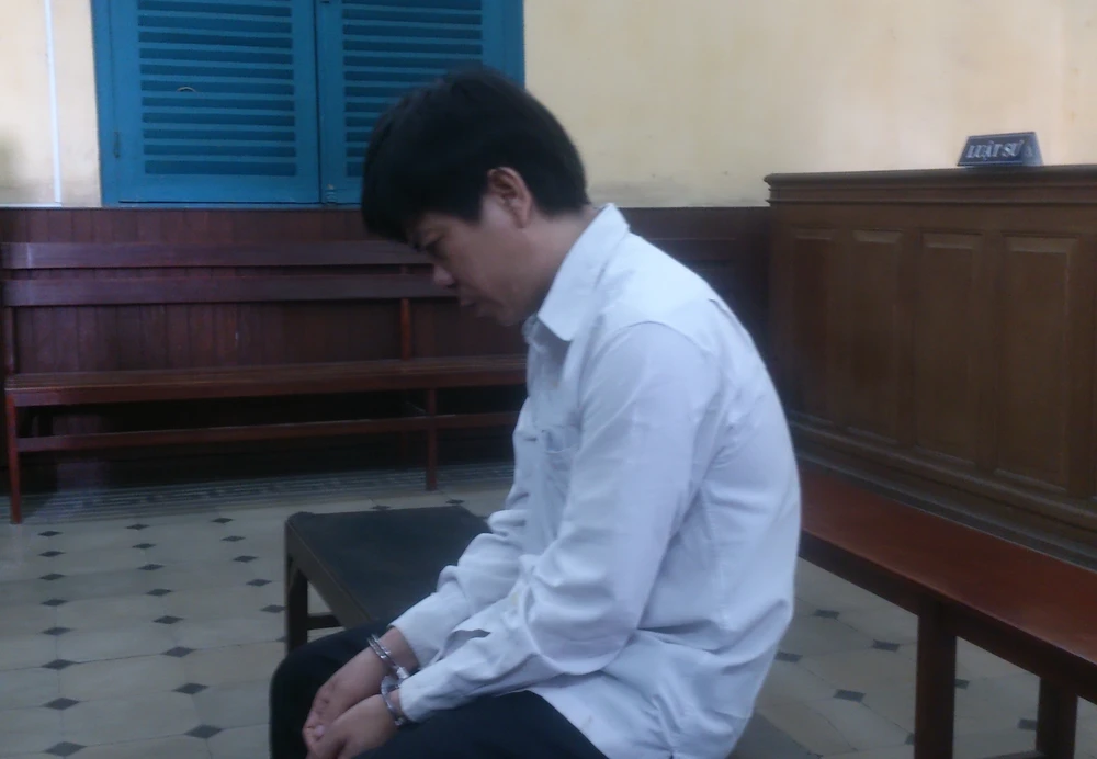 Án nặng cho 'yêu râu xanh' hiếp dâm con gái bạn nhiều lần ảnh 1