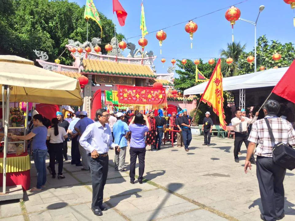 Hàng ngàn người dân dự hội chùa Ông Cù Lao Phố ảnh 8