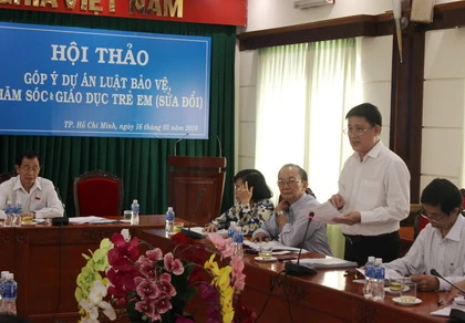 Xử phạt người bán thuốc lá và rượu bia cho trẻ em ảnh 1