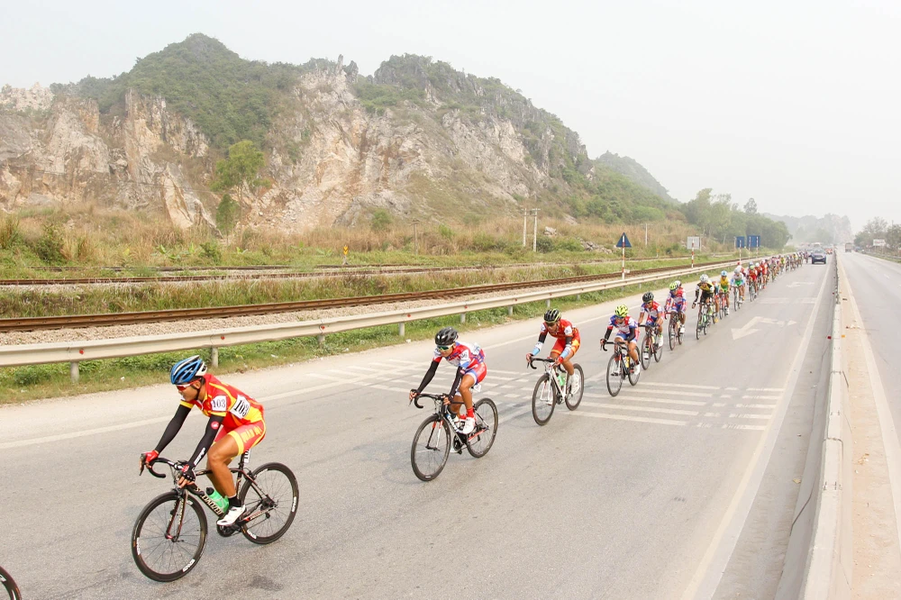 Lê Văn Duẩn lần đầu chạm tay vào chiến thắng ảnh 4