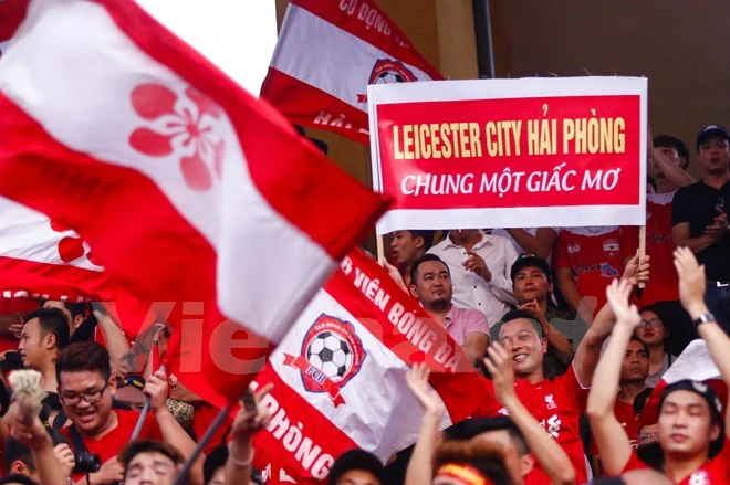 Cổ động viên đất cảng quậy tưng bừng, Hàng Đẫy ngập trong pháo sáng ảnh 11