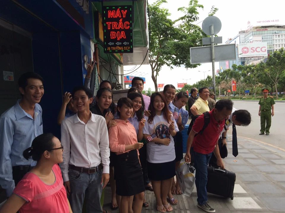 Chuyên cơ của Tổng thống Obama đã rời Việt Nam ảnh 3