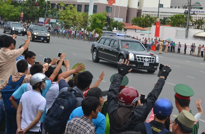 Chuyên cơ của Tổng thống Obama đã rời Việt Nam ảnh 8