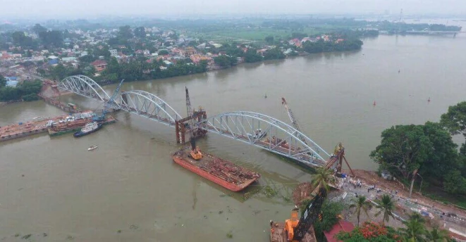 Và…nhìn từ hạ lưu phía bờ Nam