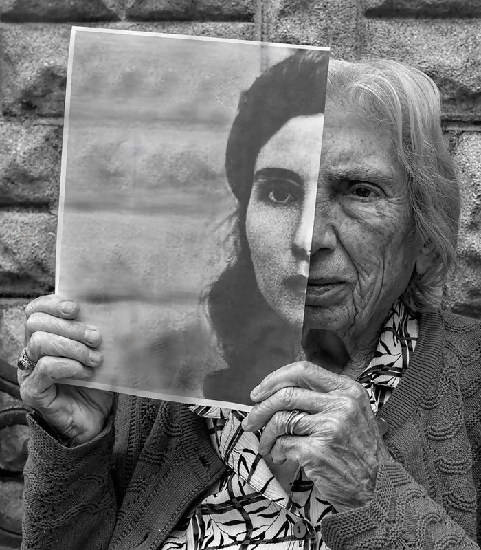 Cụ bà 91 tuổi vẫn cùng con thực hiện dự án nghệ thuật