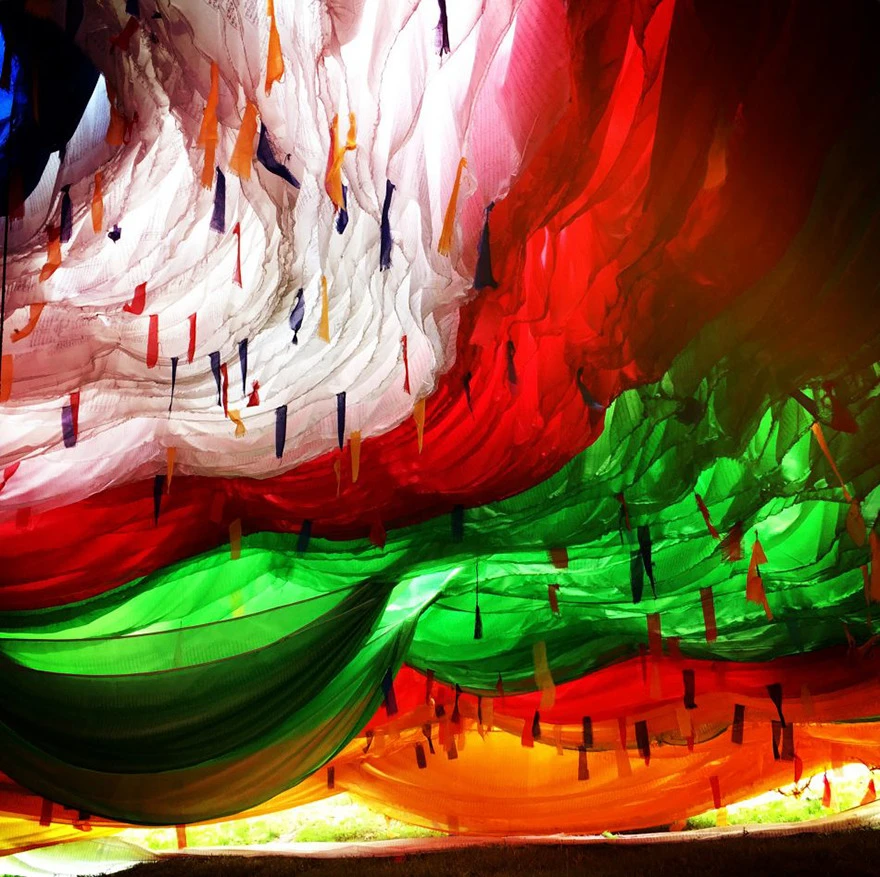 Giải ba chủ đề tương phản, ảnh chụp lại Côn Minh, TQ. Tác giả: Jinsong Hu