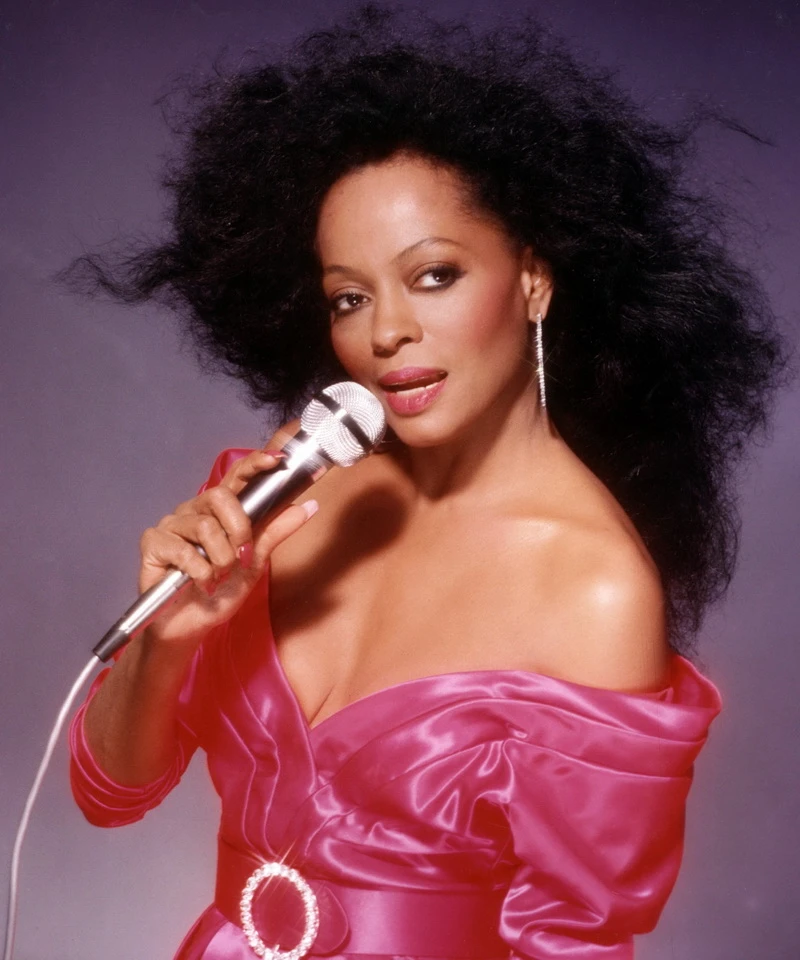 Diana Ross trông chẳng khác gì các bà nội trợ bình thường khi đi siêu thị. 1