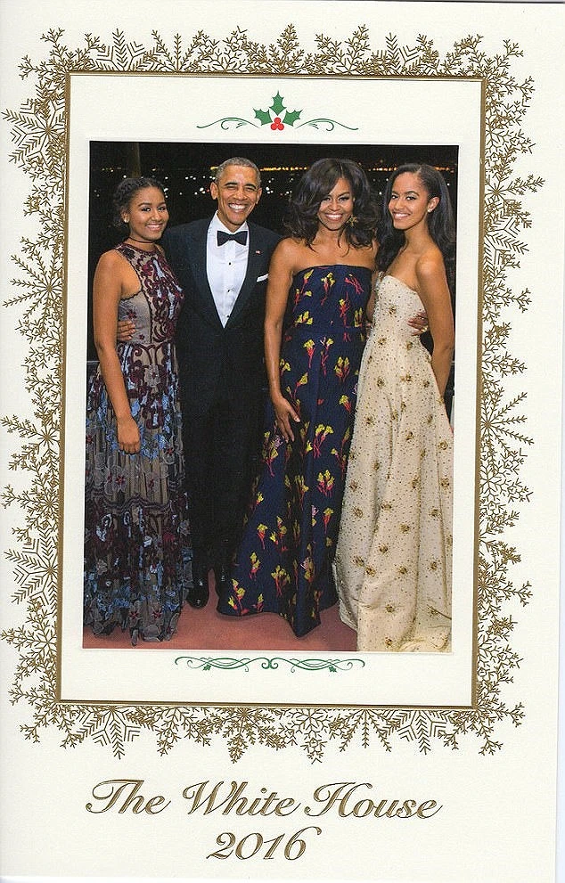 Vợ chồng ông Trump tay trong tay chúc mừng Giáng sinh ảnh 3