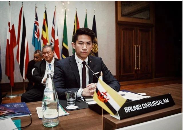 Choáng với độ xa hoa của hoàng tử 9X Brunei ảnh 12