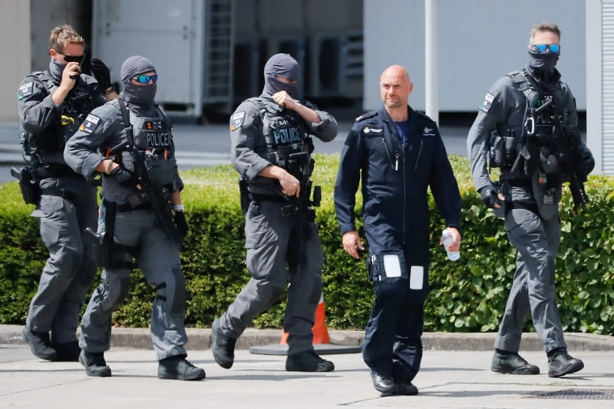 Chùm ảnh: Toàn cảnh ông Trump và phu nhân đến Anh ảnh 1