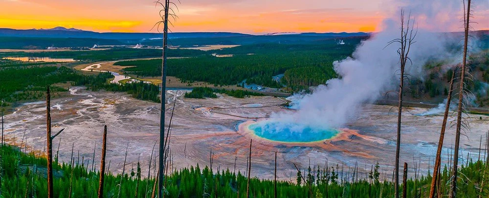 Xuất hiện nhiều vết nứt khổng lồ gần siêu núi lửa Yellowstone ảnh 3 Xuất hiện nhiều vết nứt khổng lồ gần siêu núi lửa Yellowstone ảnh 3