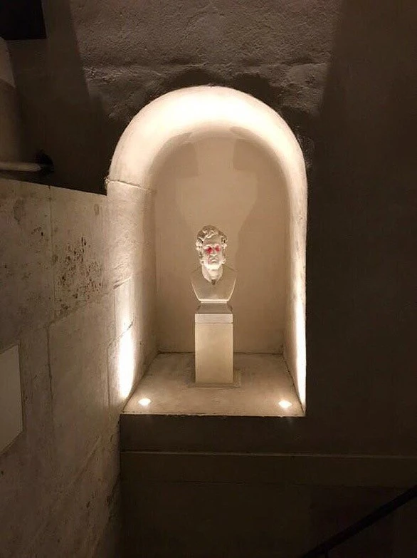 Chùm ảnh: Khải Hoàn Môn của Pháp tan hoang vì biểu tình ảnh 8 Chùm ảnh: Khải Hoàn Môn của Pháp tan hoang vì biểu tình ảnh 8