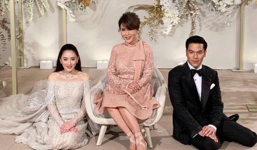 Ông Thaksin và bà Yingluck bất ngờ xuất hiện ở Hong Kong ảnh 3 Ông Thaksin và bà Yingluck bất ngờ xuất hiện ở Hong Kong ảnh 3