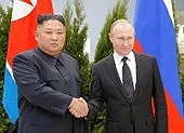 Video: Màn bắt tay giữa 2 ông Putin-Kim lần đầu gặp nhau