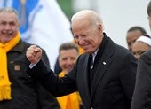 Cựu Phó Tổng thống Biden chính thức cạnh tranh với ông Trump