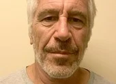 Tỉ phú ấu dâm Jeffrey Epstein tự sát trong tù 