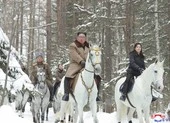 Ông Kim Jong-un lại cưỡi bạch mã lên núi thiêng
