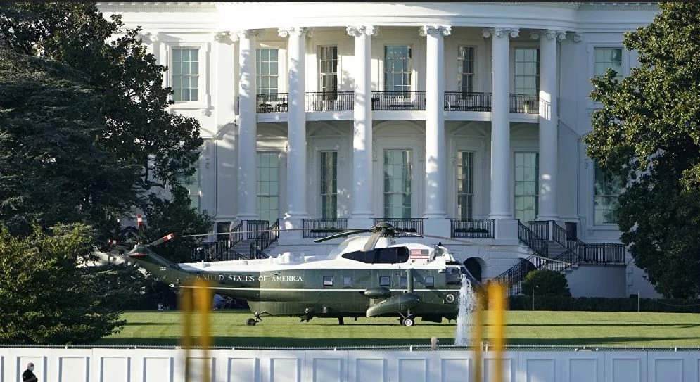 Ông Trump được chuyển đến bệnh viện sau khi sốt cao ảnh 1