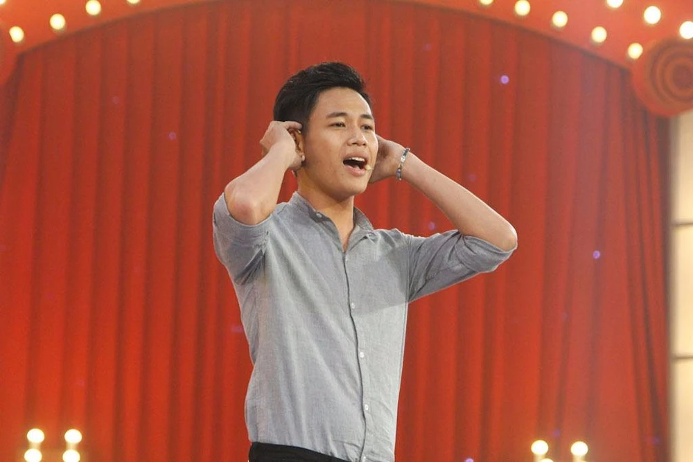 Tấn Lợi vẫn giữ nét diễn ngây ngô nhưng nhạt hơn nhiều tập trước