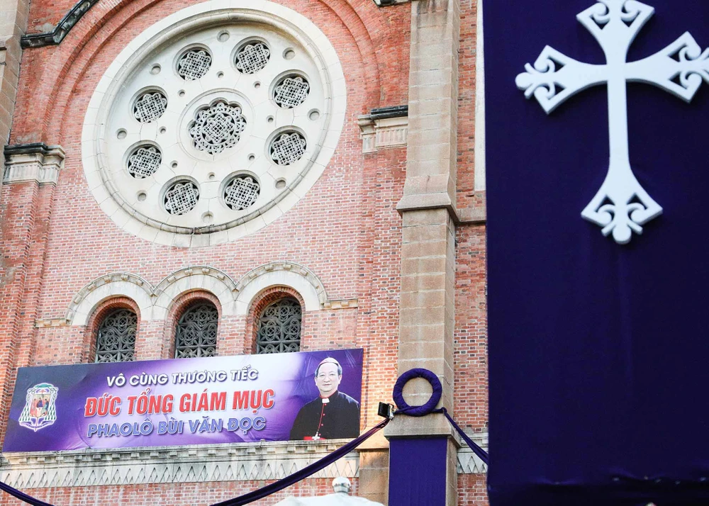 Phó Thủ tướng Trương Hòa Bình viếng lễ tang Đức Tổng ảnh 9