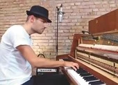 'Dậy sóng' với bản cover 'Despacito' bằng đàn piano