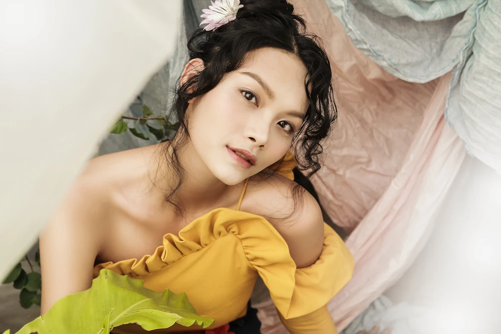 Nữ diễn viên 21 tuổi nóng bỏng với gần chục vai phản diện ảnh 1