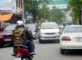 Ôtô Đà Nẵng vất vưởng do “nhìn chưa tới”