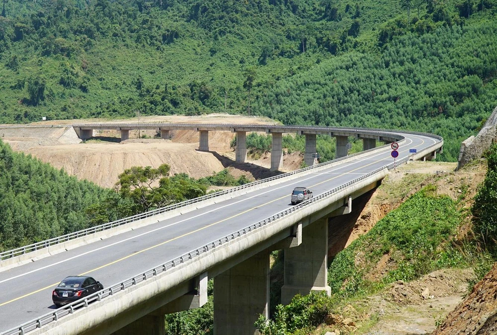 Cao tốc La Sơn – Túy Loan (đoạn La Sơn – Hòa Liên) chính thức được đưa vào khai thác. Ảnh: TẤN VIỆT Cao tốc La Sơn – Túy Loan (đoạn La Sơn – Hòa Liên) chính thức được đưa vào khai thác. Ảnh: TẤN VIỆT