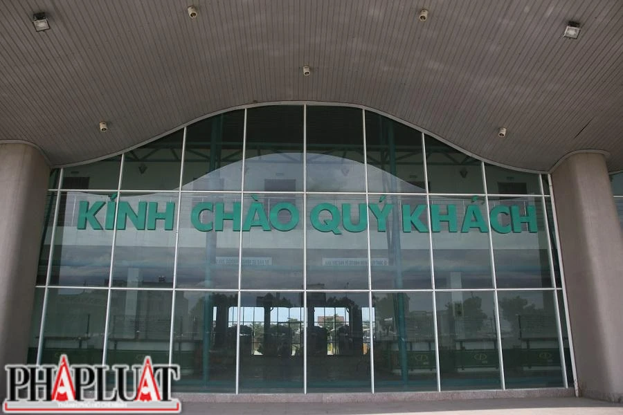 Bến xe phía Nam TP Đà Nẵng cửa đóng then cài. Ảnh: NGÔ QUANG