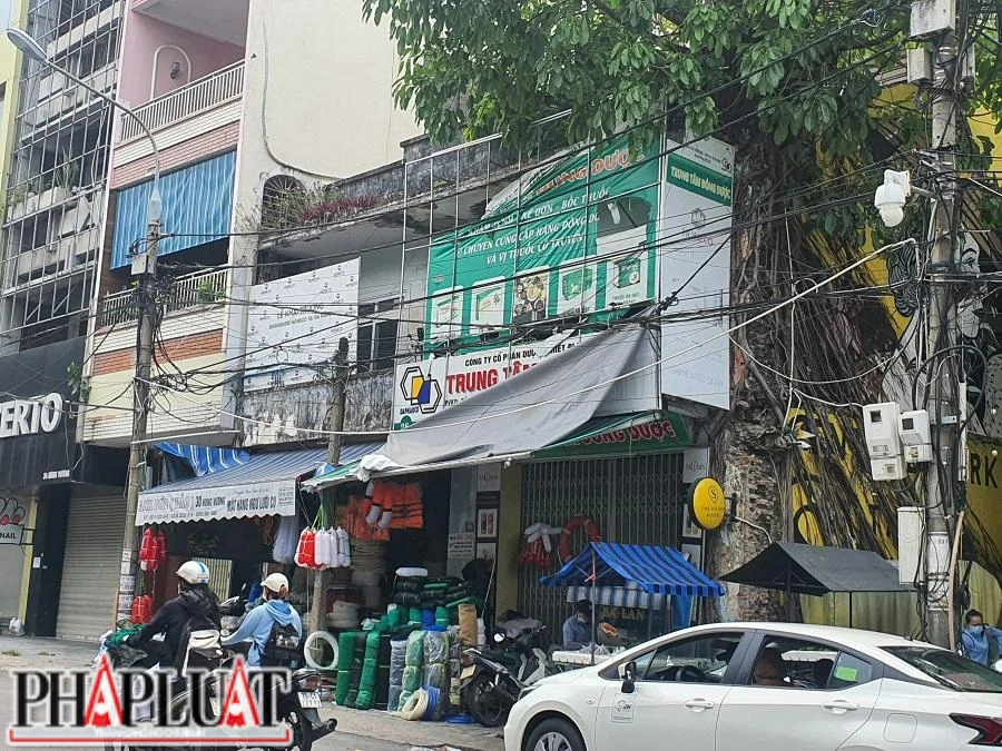 Khu tập thể có mức độ nguy hiểm cấp C tại 28-30 Hùng Vương. Ảnh: TẤN VIỆT