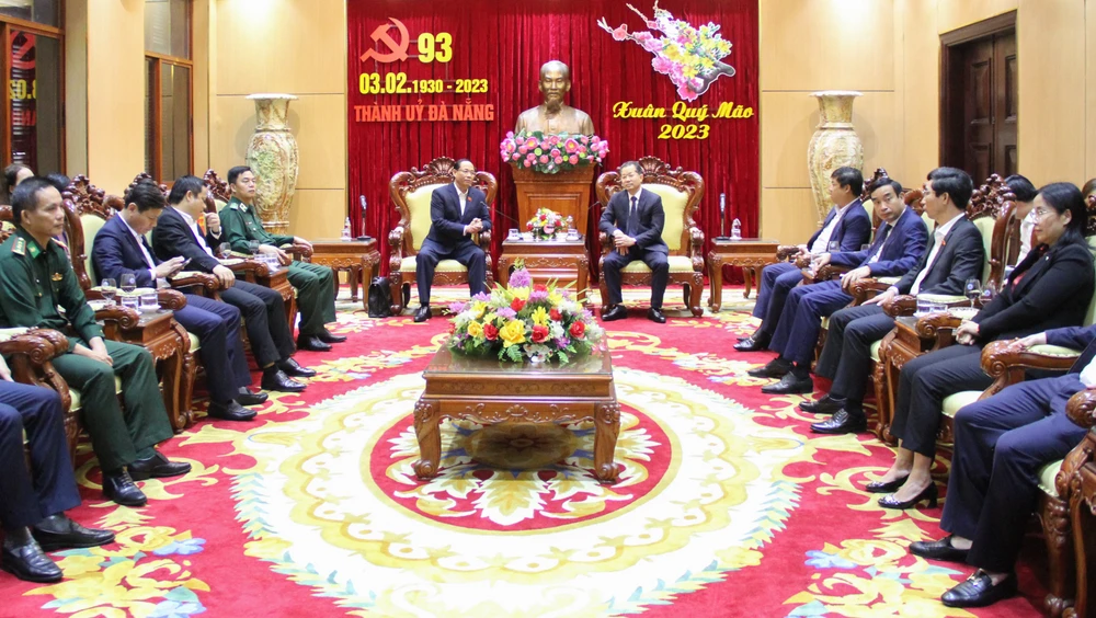 Phó Chủ tịch Quốc hội Trần Quang Phương chúc Tết tại TP Đà Nẵng. Ảnh: TẤN VIỆT