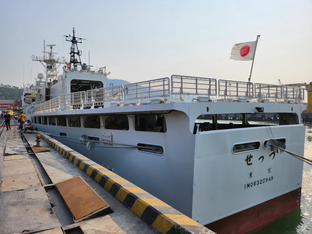 Tàu tuần tra PLH SETTSU sẽ lưu lại Đà Nẵng trong khoảng sáu ngày. Ảnh: TẤN VIỆT