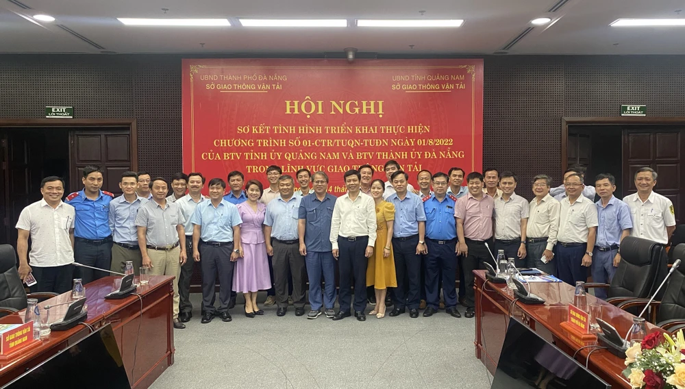 Lãnh đạo hai Sở GTVT Đà Nẵng và Quảng Nam thống nhất nhiều nội dung quan trọng. Ảnh: Sở GTVT Đà Nẵng