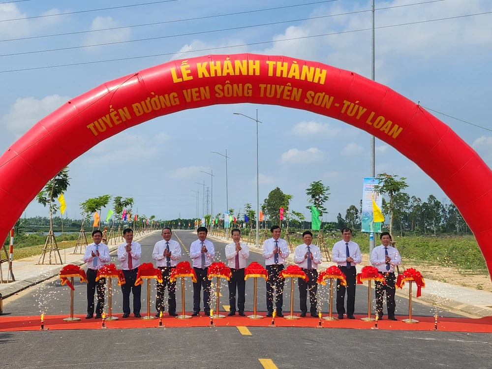Đà Nẵng khánh thành dự án đường ven sông Tuyên Sơn - Túy Loan. Ảnh: TẤN VIỆT