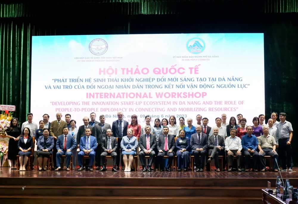 Đông đảo đại biểu trong và ngoài nước tham dự hội thảo. Ảnh: TẤN VIỆT