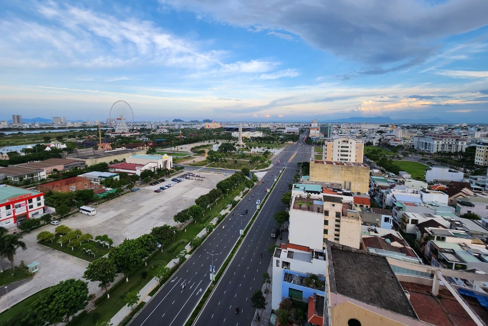 Các tuyến đường trên địa bàn Đà Nẵng sẽ cấm xe container, xe ben lưu thông trong Kỳ thi tốt nghiệp THPT năm 2023. Ảnh: TẤN VIỆT
