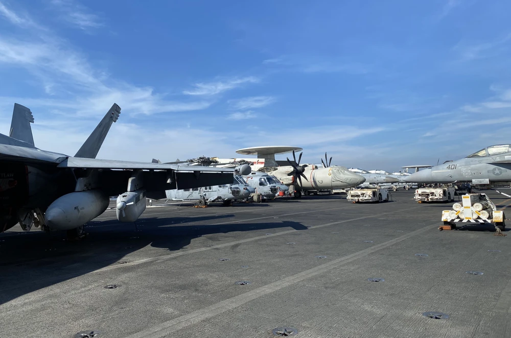 USS Ronald Reagan là tàu sân bay tiền phương duy nhất của Mỹ. Ảnh: TV