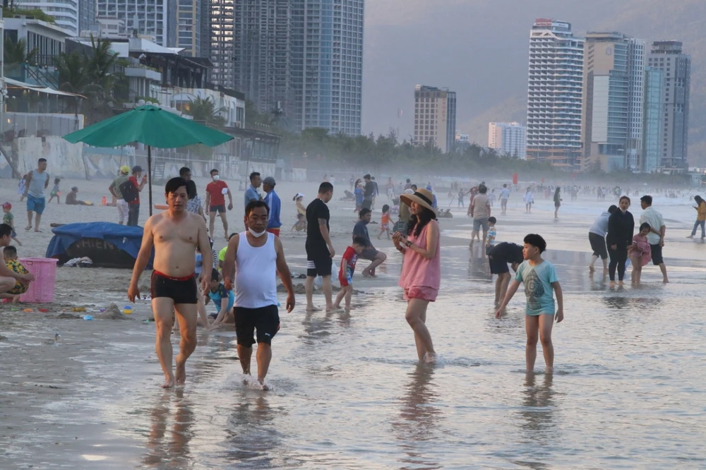 Sáu tháng đầu năm 2023, Đà Nẵng đã đón và phục vụ hơn 3,5 triệu lượt khách. Ảnh: TẤN VIỆT